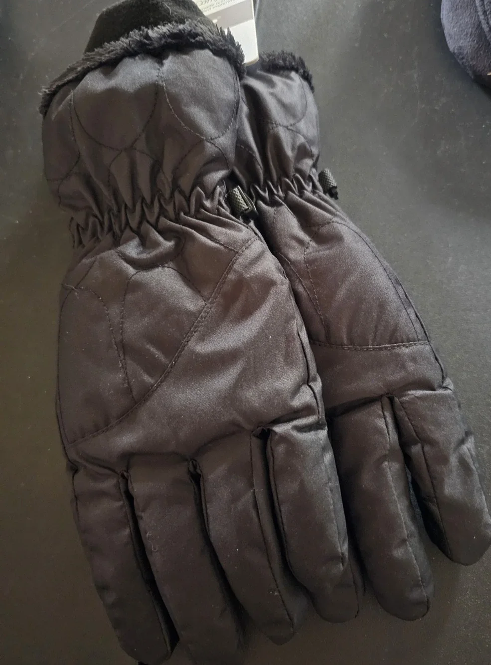 Isotoner Womens Black Waterproof Gloves Size S M Smart Dri Smart Touch Cozy NWT